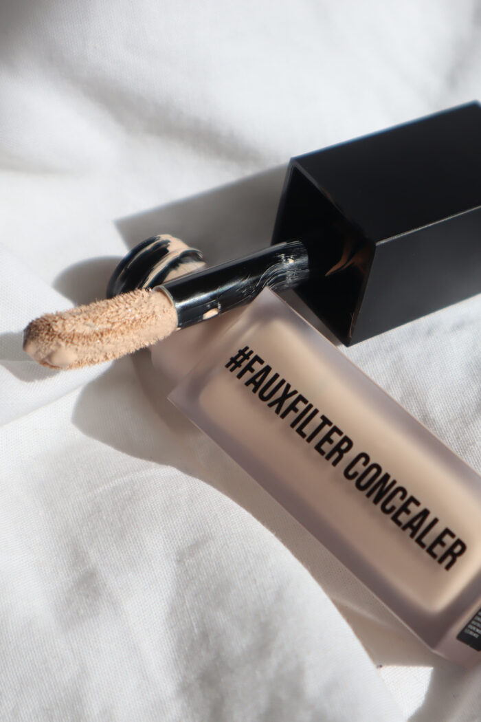Huda Beauty Faux Filter Concealer Review